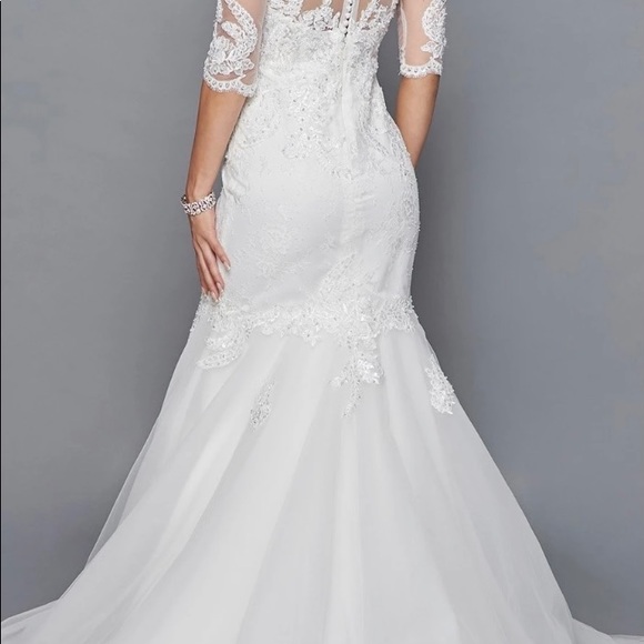 New!White wedding dress size between 8-10 - Picture 2 of 8